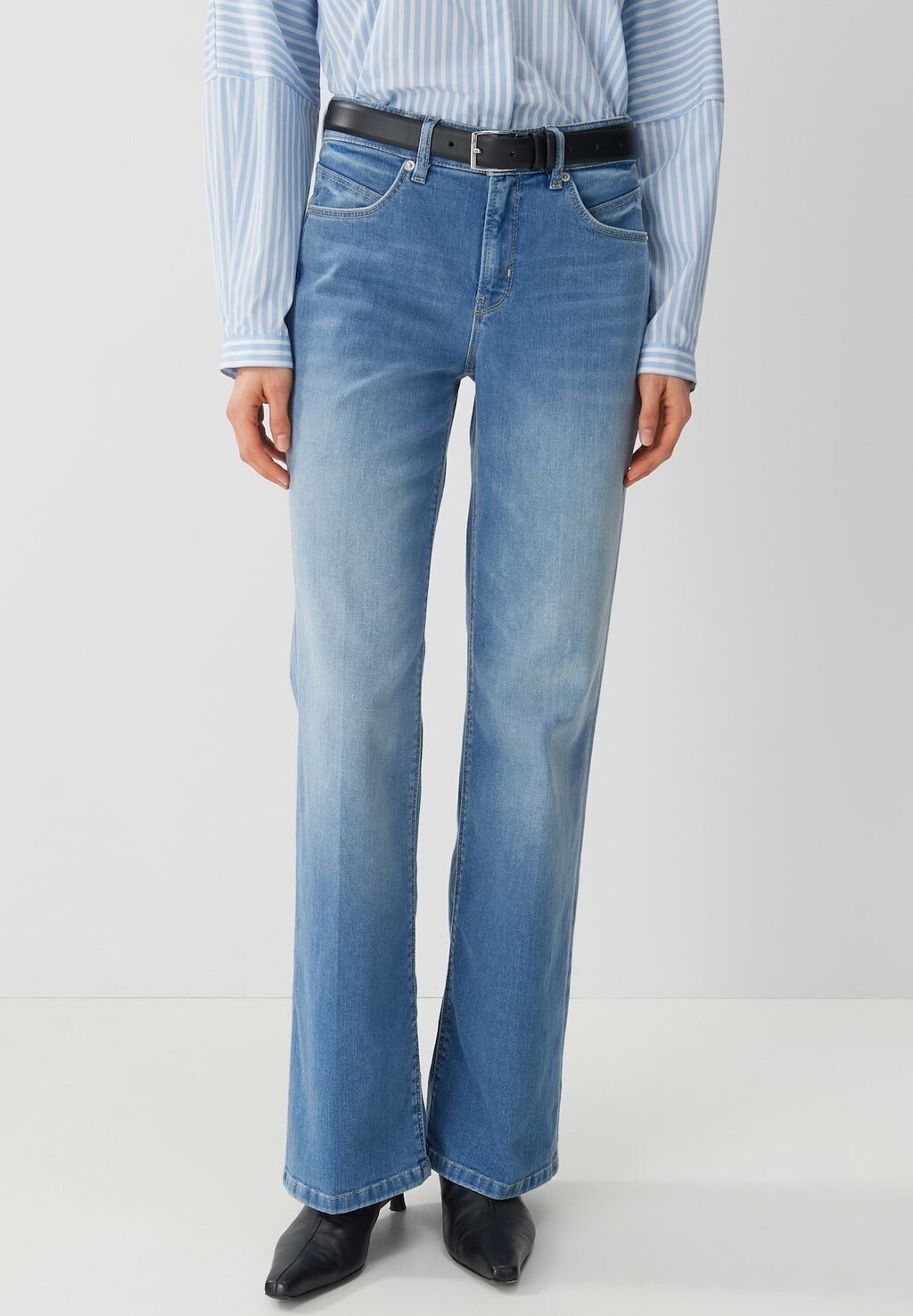 Расклешенные джинсы CARIE someday., цвет mid ocean blue
Расклешенные джинсы CARIE someday., цвет mid ocean blue