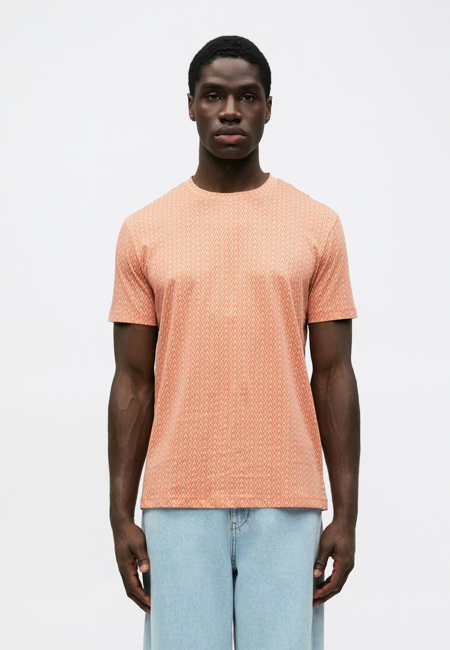 Футболка Armani Exchange Print T-shirt, Orange Rust/Orange, Оранжевый, Футболка Armani Exchange Print T-shirt, Orange Rust/Orange
Футболка Armani Exchange Print T-shirt, Orange Rust/Orange, Оранжевый, Футболка Armani Exchange Print T-shirt, Orange Rust/Orange