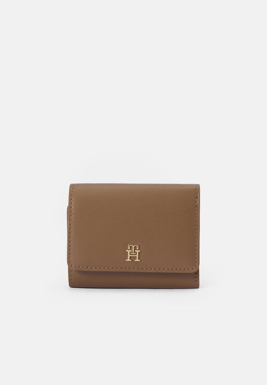 Кошелек Tommy Hilfiger ICON TRIFOLD, Nordic Taupe/Taupe
Кошелек Tommy Hilfiger ICON TRIFOLD, Nordic Taupe/Taupe