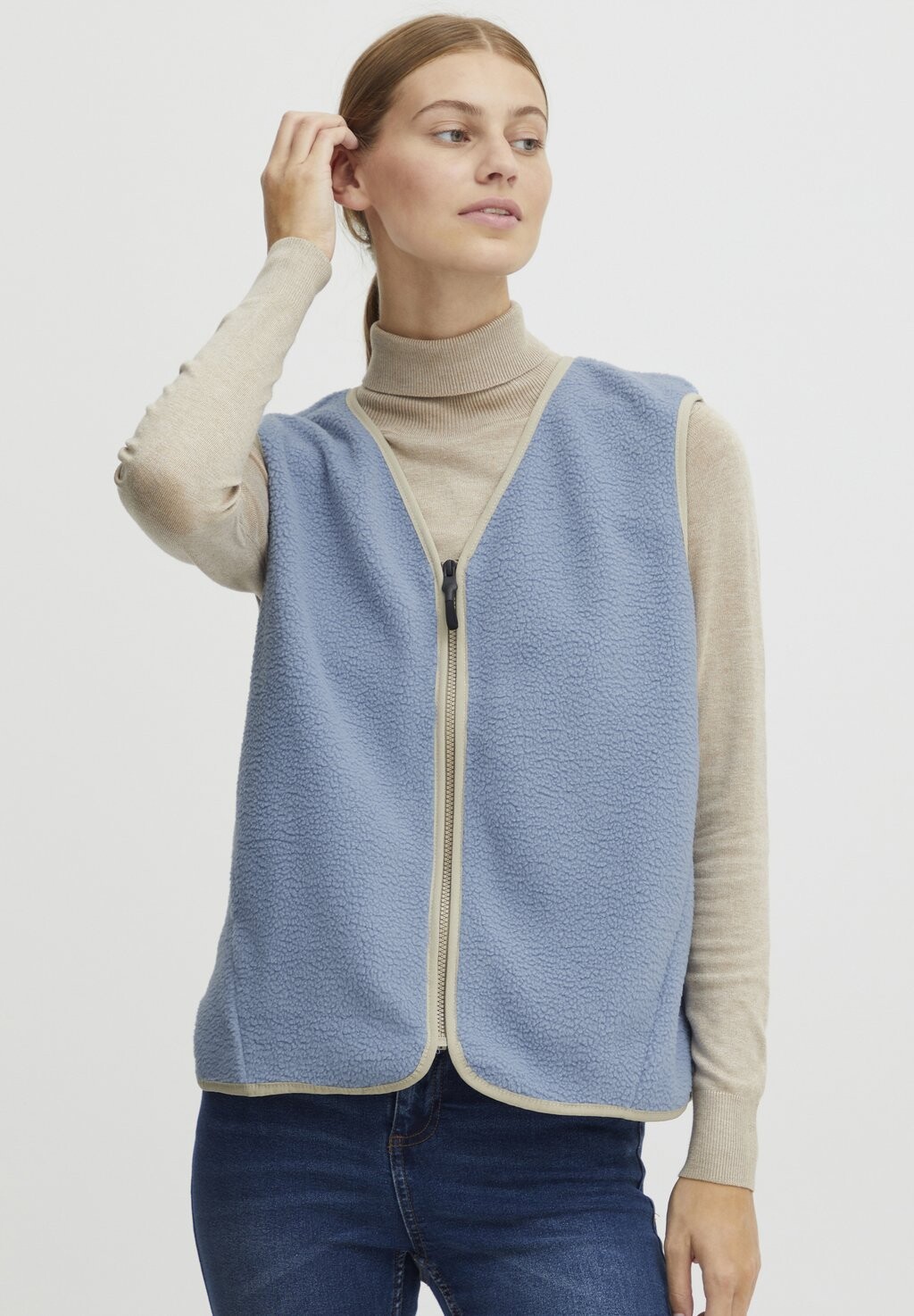 Жилет Oxmo, цвет infinity
Жилет Oxmo, цвет infinity