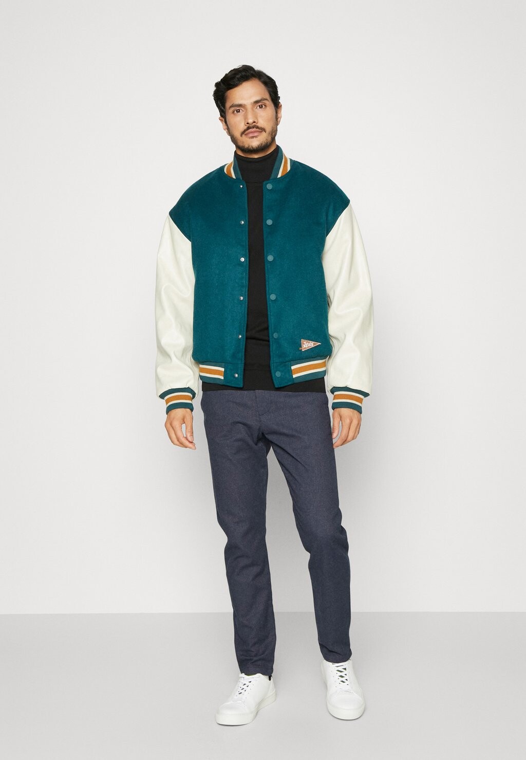 БАЗОВАЯ ВОДОЛАЗКА НАБОР 2 Pier One, Свитер
БАЗОВАЯ ВОДОЛАЗКА НАБОР 2 Pier One, Свитер