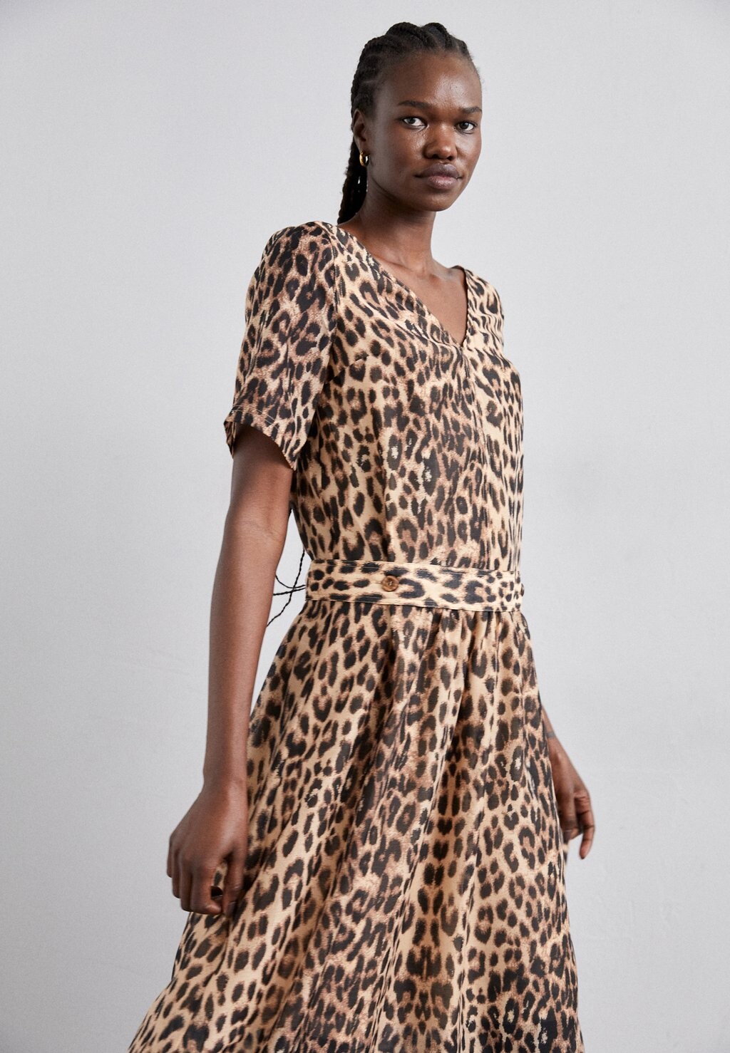 Дневное платье Abna Baum und Pferdgarten, коричневое
Дневное платье Abna Baum und Pferdgarten, коричневое