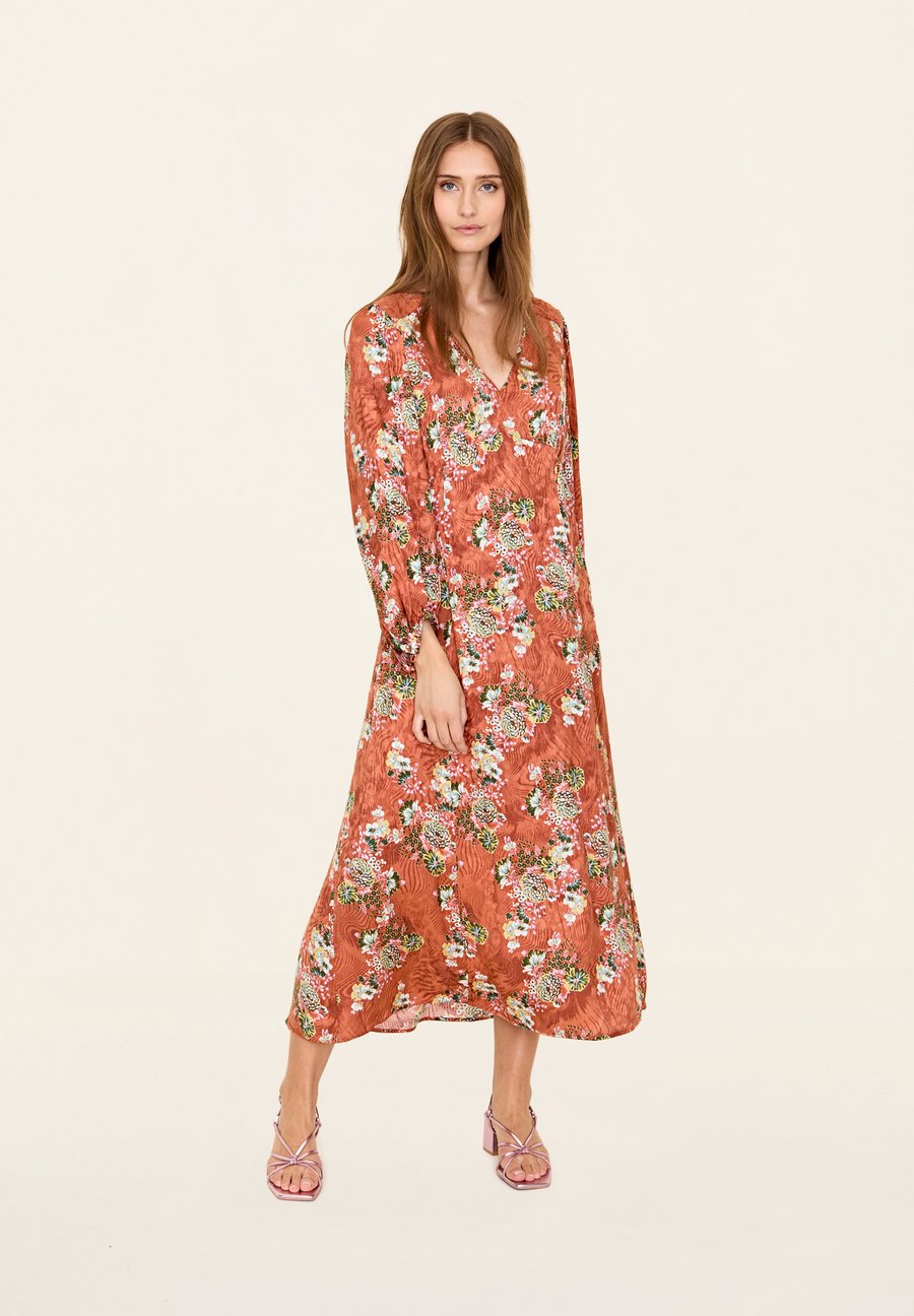 Платье Odd Molly VIOLIN, Burnished Red/Bordeaux
Платье Odd Molly VIOLIN, Burnished Red/Bordeaux