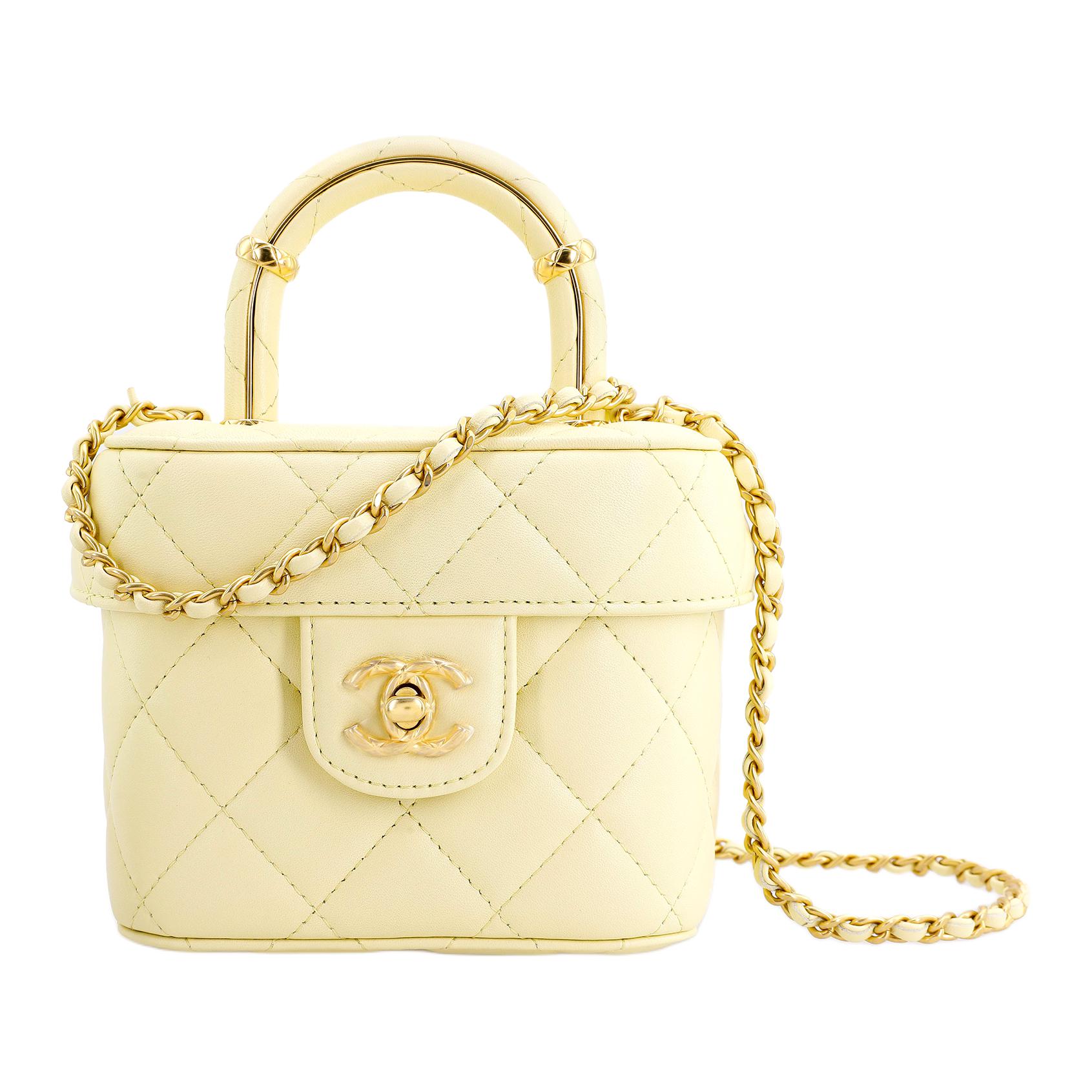 Кожаный портативный косметический клатч на одно плечо через тело трубач женский светло-желтый CHANEL
Кожаный портативный косметический клатч на одно плечо через тело трубач женский светло-желтый CHANEL