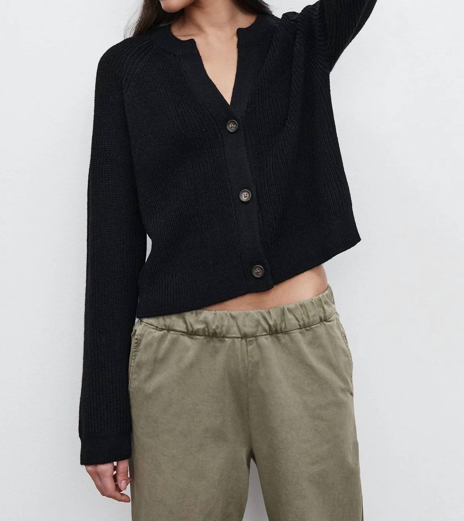 Кардиган Shayla Engineered Stitches черного цвета Velvet by Graham & Spencer
Кардиган Shayla Engineered Stitches черного цвета Velvet by Graham & Spencer