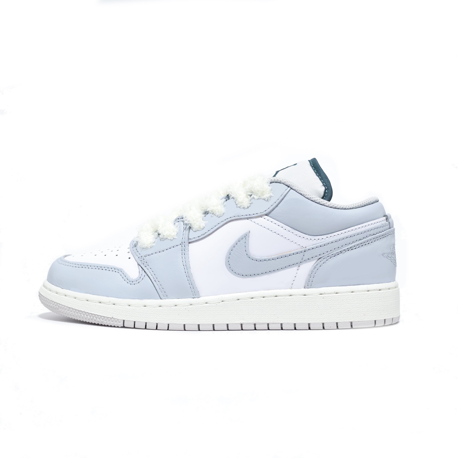 Детские баскетбольные кроссовки Air 1 Grade School Jordan, серый
Детские баскетбольные кроссовки Air 1 Grade School Jordan, серый