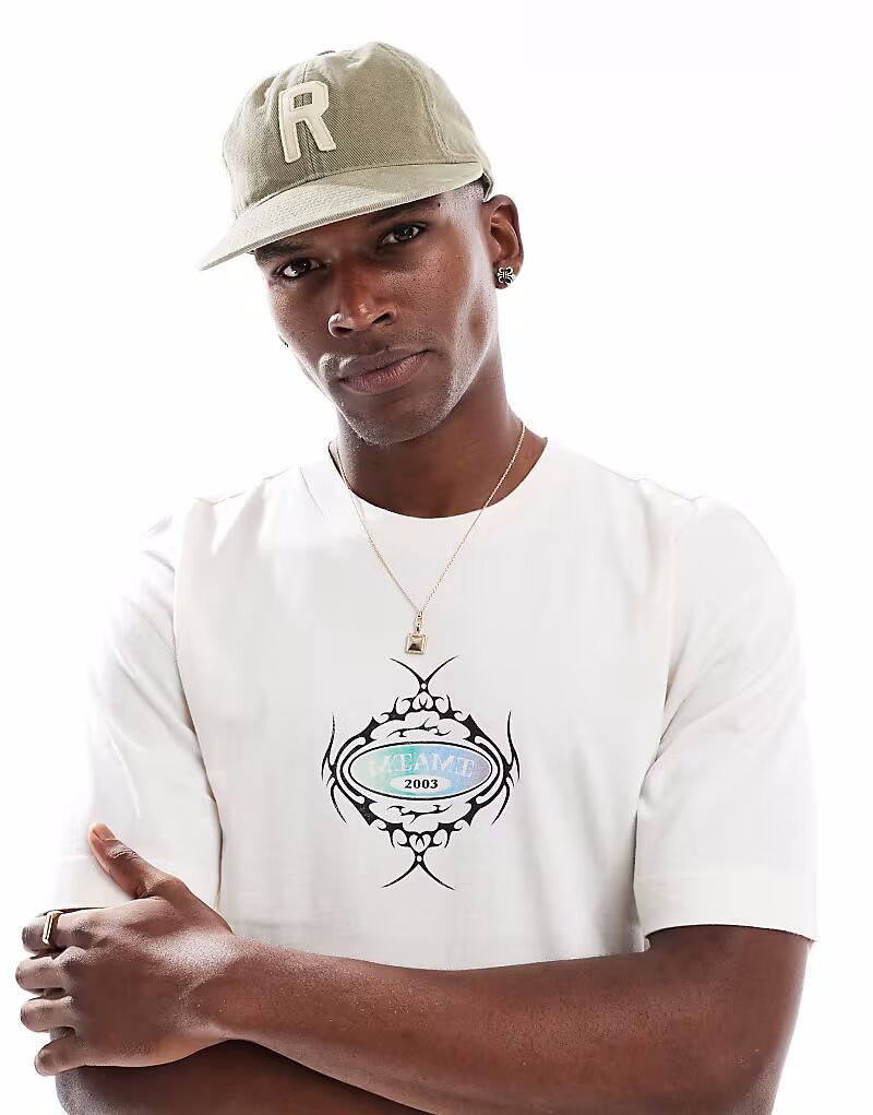 Футболка свободного кроя Hollister с графическим принтом спереди белого цвета
Футболка свободного кроя Hollister с графическим принтом спереди белого цвета