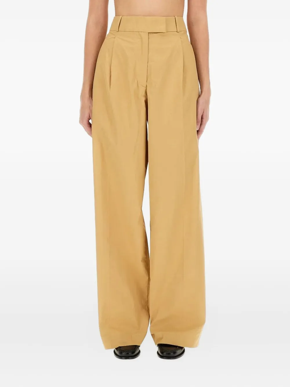 Брюки со складками A.P.C., бежевый
Брюки со складками A.P.C., бежевый