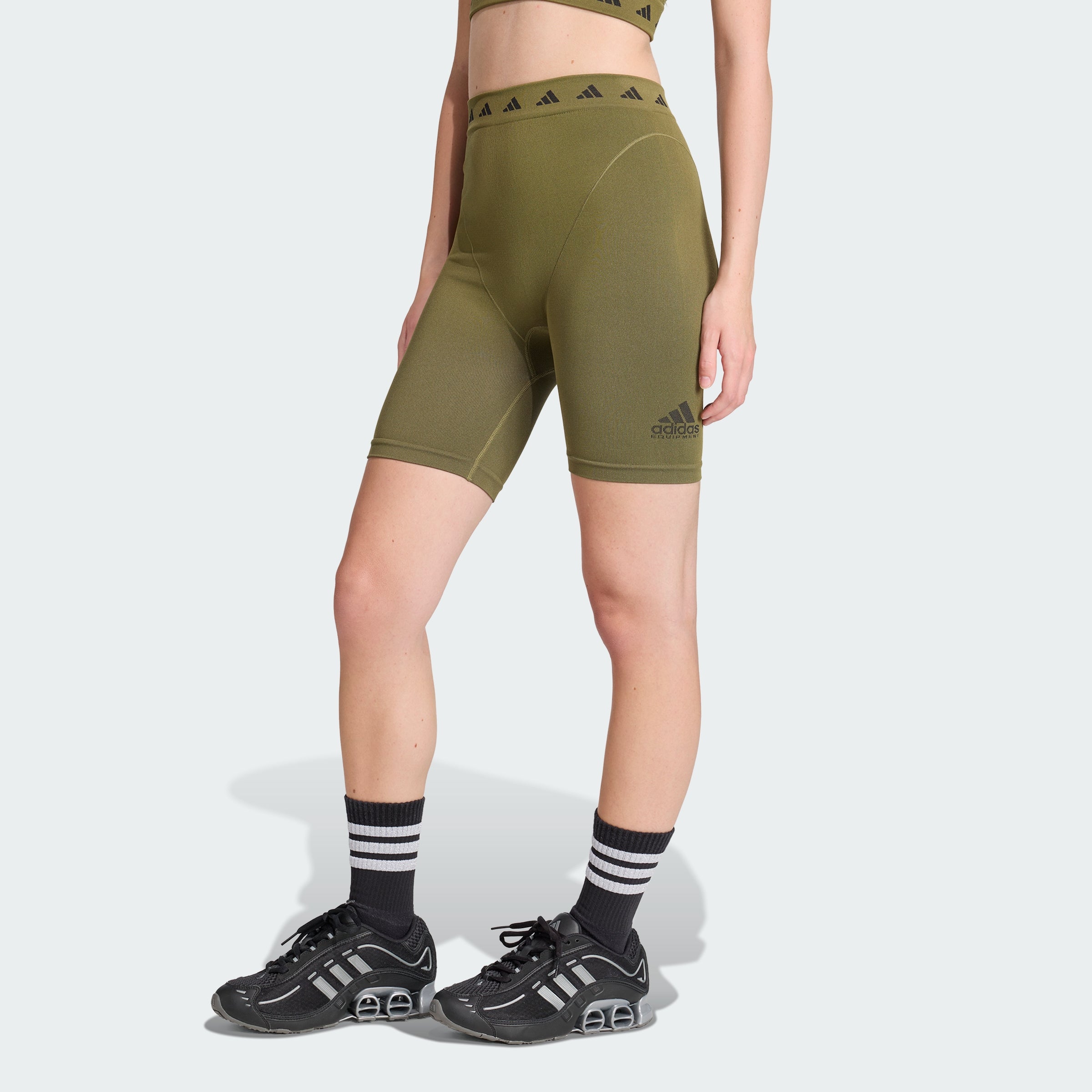 Женские шорты Adidas Equipment, focus olive/black
Женские шорты Adidas Equipment, focus olive/black