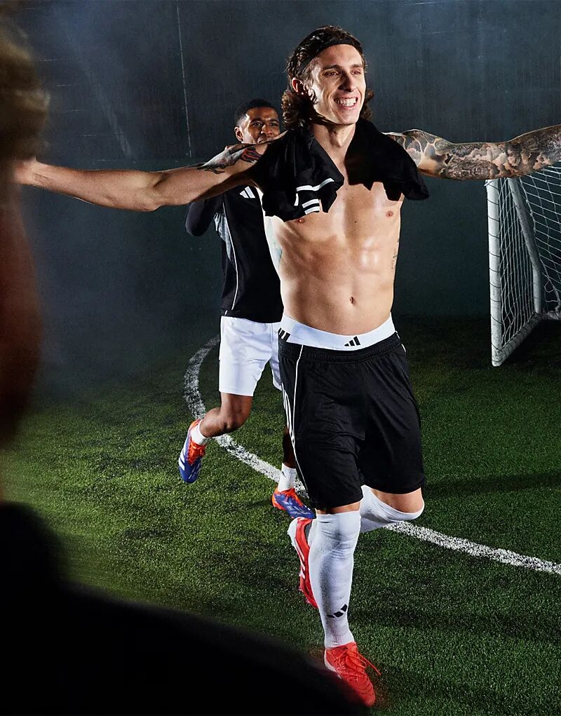 Комплект из 2 трусов Adidas черного и белого цветов
Комплект из 2 трусов Adidas черного и белого цветов