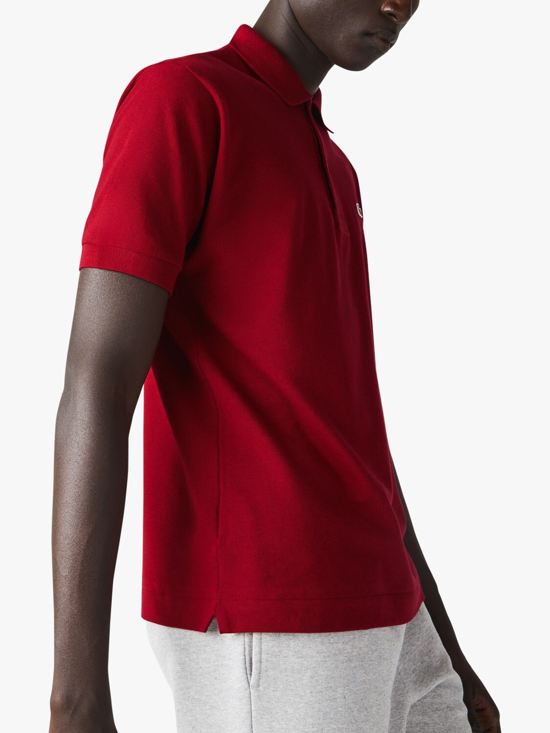 Lacoste L.12.12 Классическая рубашка-поло с короткими рукавами стандартного кроя, красная
Lacoste L.12.12 Классическая рубашка-поло с короткими рукавами стандартного кроя, красная