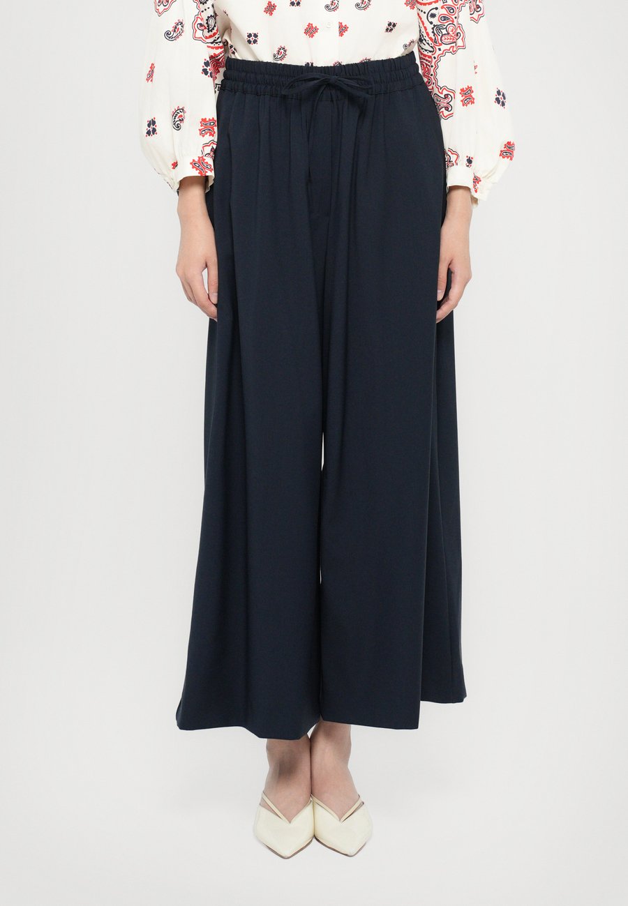 Брюки Weekend Max Mara ELMO, Blu/Blue
Брюки Weekend Max Mara ELMO, Blu/Blue