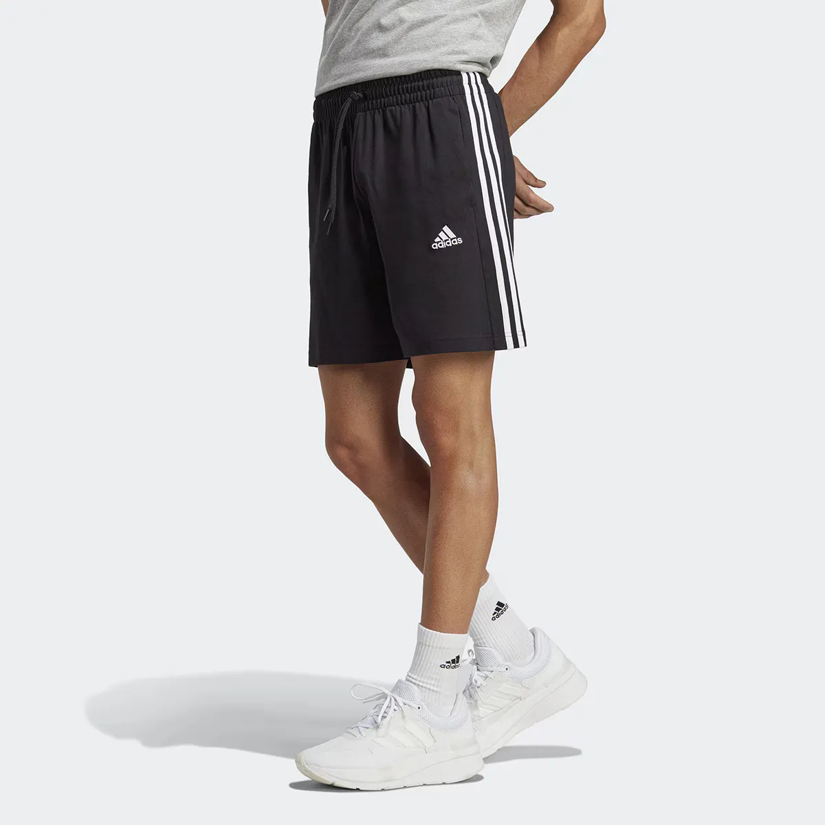 Мужские шорты Essential 3 Stripes Adidas, чёрный
Мужские шорты Essential 3 Stripes Adidas, чёрный