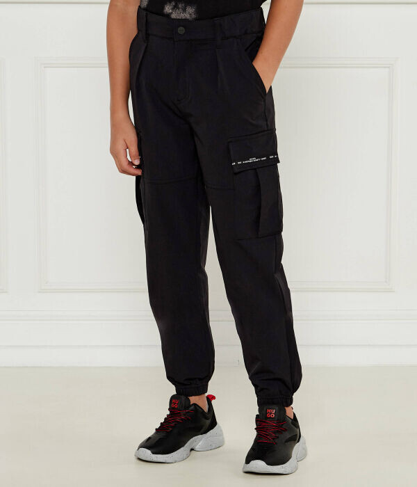 Брюки мужские Hugo Kids с накладными карманами, черный
Брюки мужские Hugo Kids с накладными карманами, черный