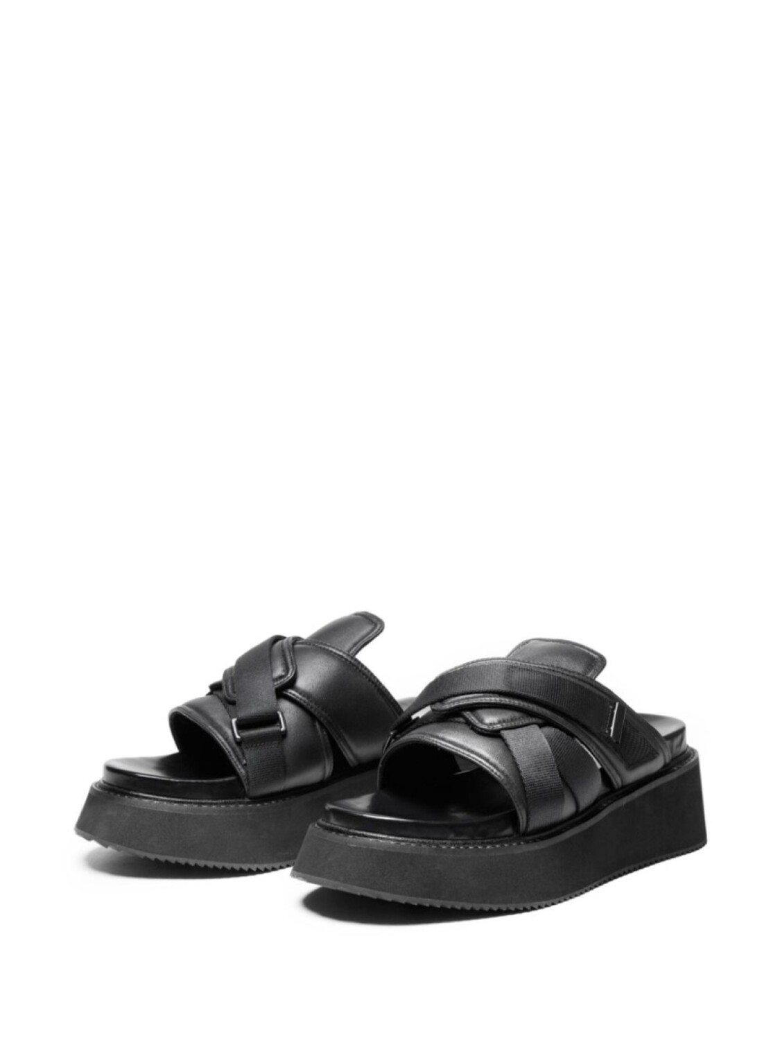 Julius сандалии из кожи с тесьмой, черный
Julius сандалии из кожи с тесьмой, черный