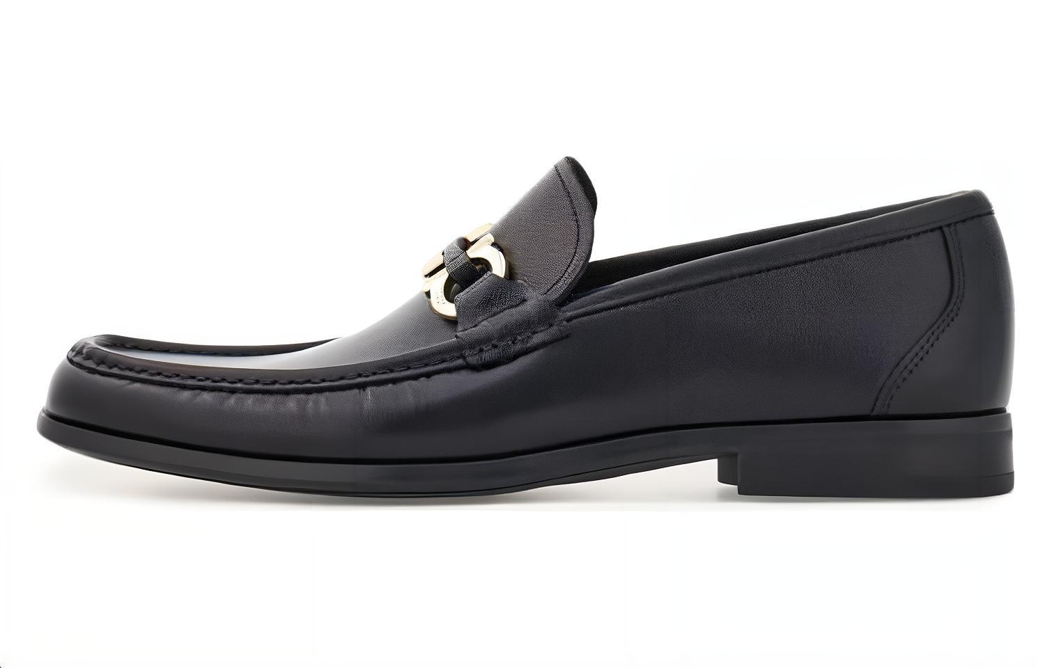 Футболка FERRAGAMO с бляшкой Gancini из кожи, черная
Футболка FERRAGAMO с бляшкой Gancini из кожи, черная