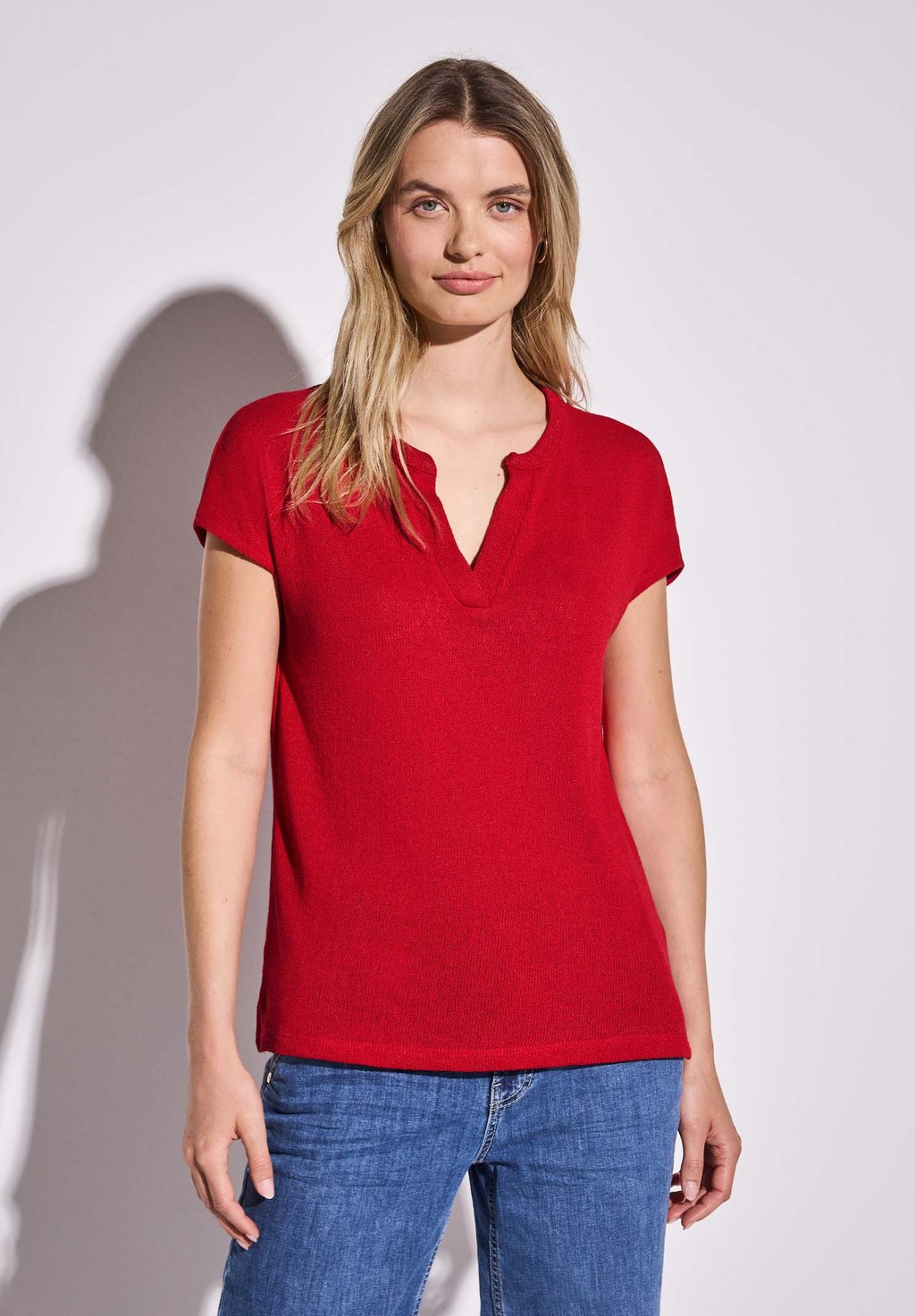 Базовая футболка Street One, красный
Базовая футболка Street One, красный