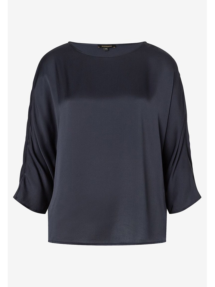 Черная блузка More & More
Черная блузка More & More