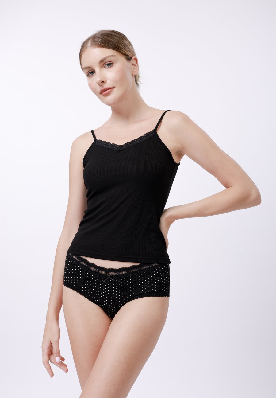 Трусы Anna Field 7 PACK, Black/White/Black
Трусы Anna Field 7 PACK, Black/White/Black