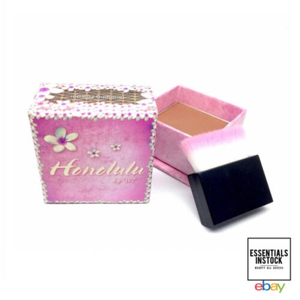 Пудра для брондирования Honolulu с аппликатором для естественного загорелого вида кожи
Пудра для брондирования Honolulu с аппликатором для естественного загорелого вида кожи