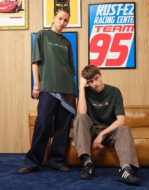 Темно-зеленая футболка оверсайз с принтом «Тачки» ASOS DESIGN Disney Pixar
Темно-зеленая футболка оверсайз с принтом «Тачки» ASOS DESIGN Disney Pixar