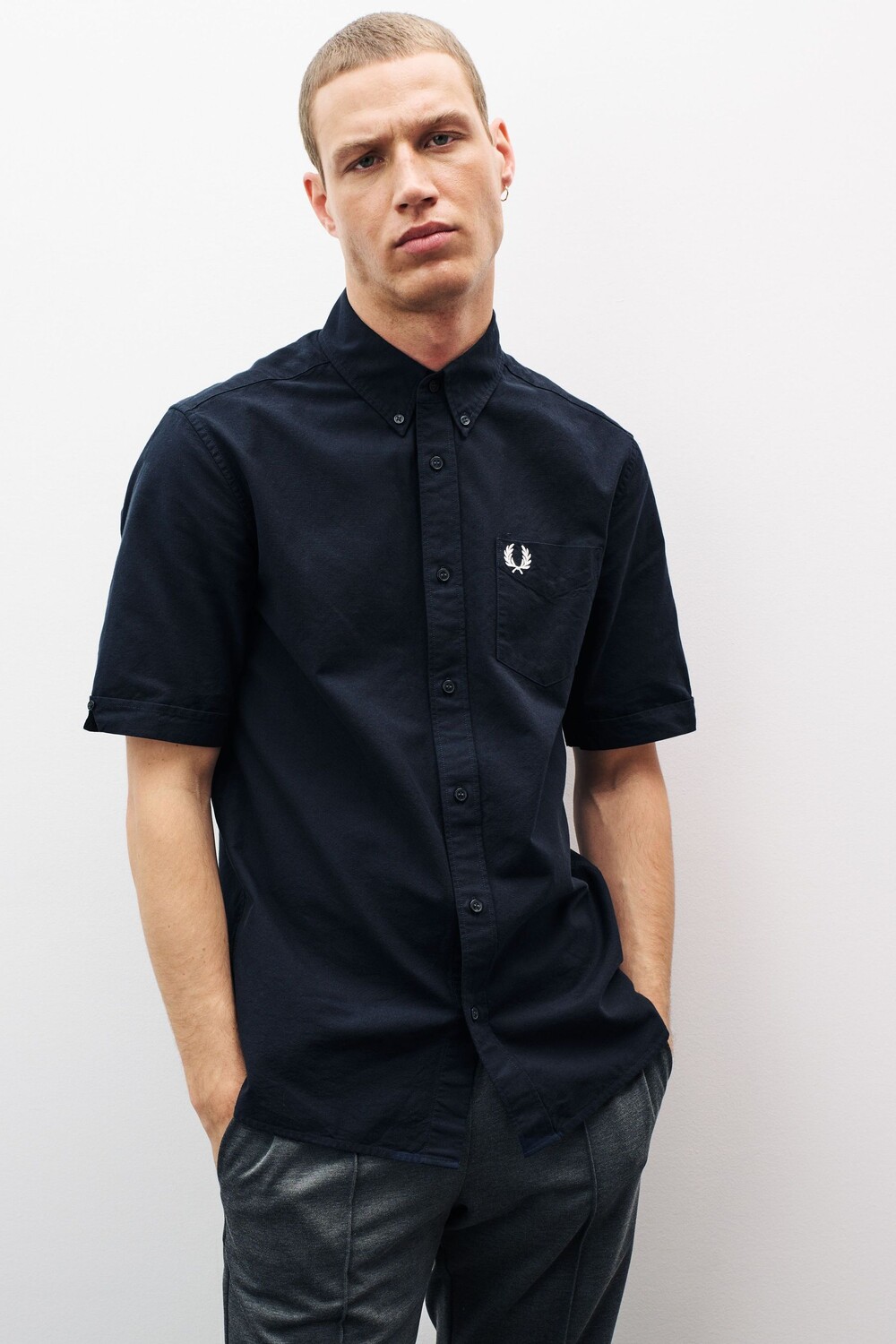 Оксфордская рубашка с короткими рукавами Fred Perry, синий
Оксфордская рубашка с короткими рукавами Fred Perry, синий