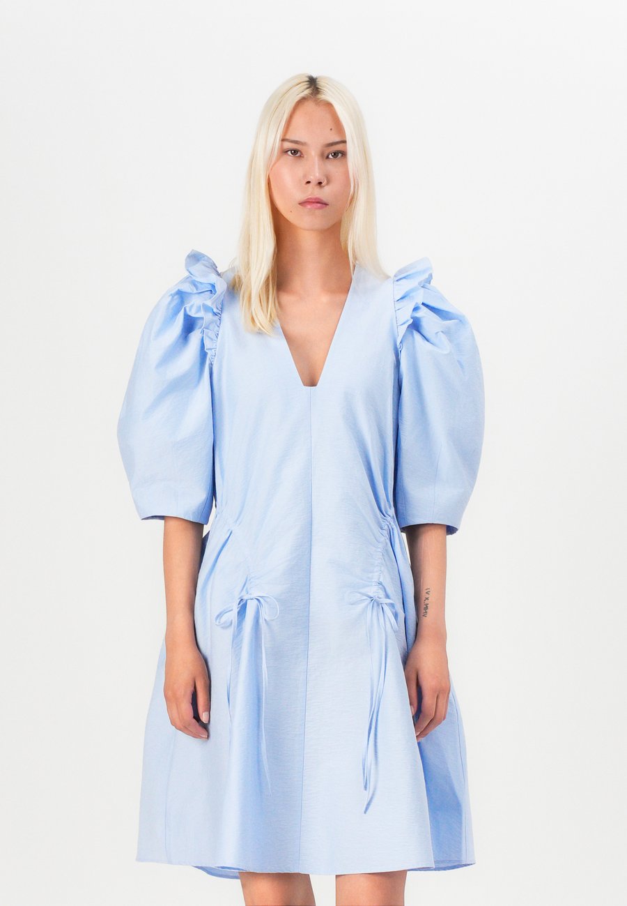 Платье IVY OAK NERIAH, Serenity Blue/Light Blue
Платье IVY OAK NERIAH, Serenity Blue/Light Blue