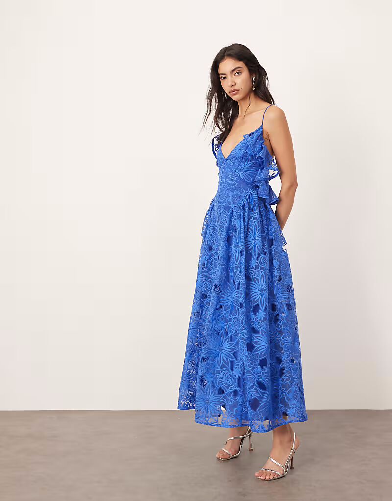 Платье миди ARRANGE из кружева с заниженной талией, оборками и завязками на спине в кобальтово-синем цвете
Платье миди ARRANGE из кружева с заниженной талией, оборками и завязками на спине в кобальтово-синем цвете