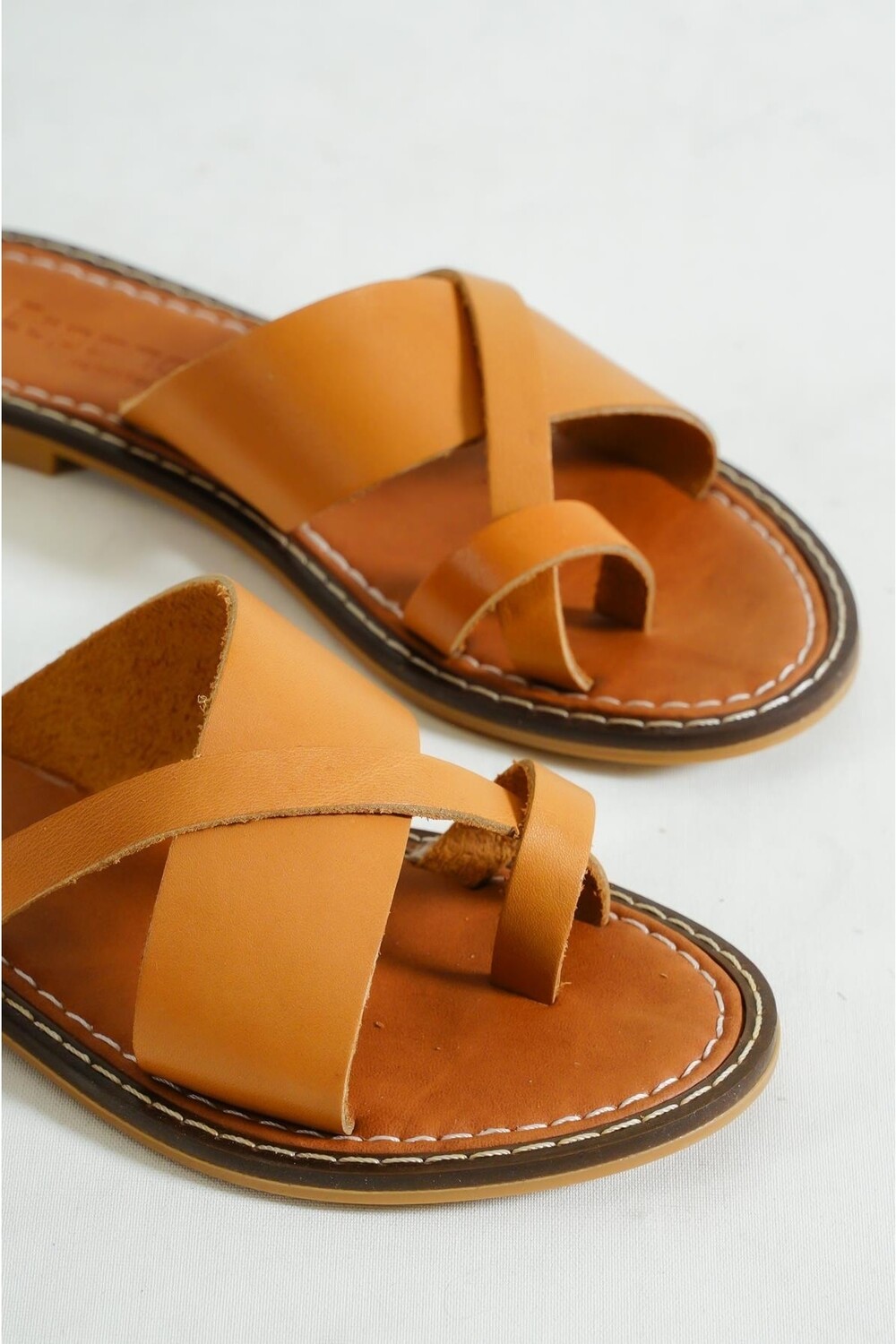 Capone 888 Женские тапочки из натуральной кожи Bodrum Tan Capone Outfitters, коричневый
Capone 888 Женские тапочки из натуральной кожи Bodrum Tan Capone Outfitters, коричневый