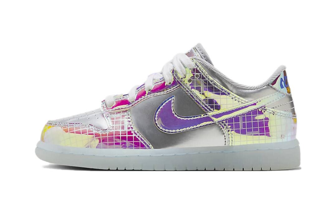 Детские кроссовки для скейтбординга Nike Dunk PS PS, Metallic Silver/White/Racing Blue/Metallic Silver
Детские кроссовки для скейтбординга Nike Dunk PS PS, Metallic Silver/White/Racing Blue/Metallic Silver