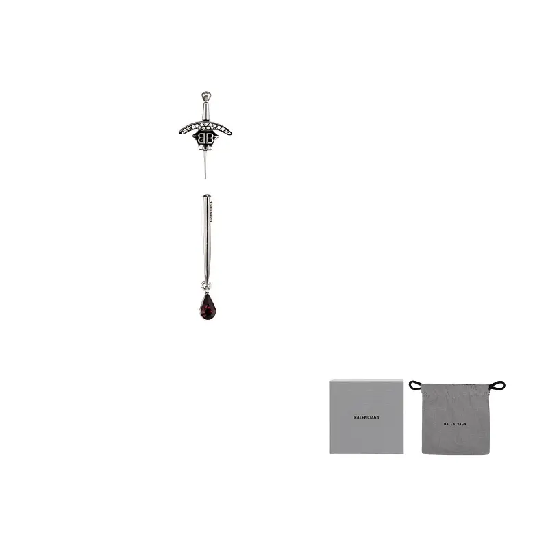 Мужские латунные серьги Balenciaga
Мужские латунные серьги Balenciaga