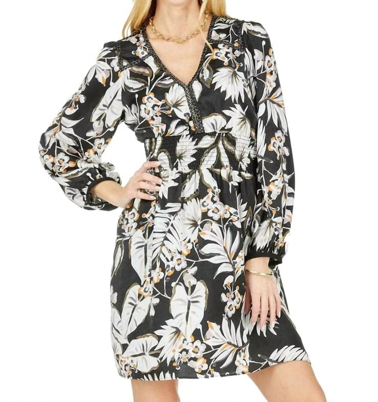 Платье Foliage в бежево-белом цвете Joy Joy
Платье Foliage в бежево-белом цвете Joy Joy