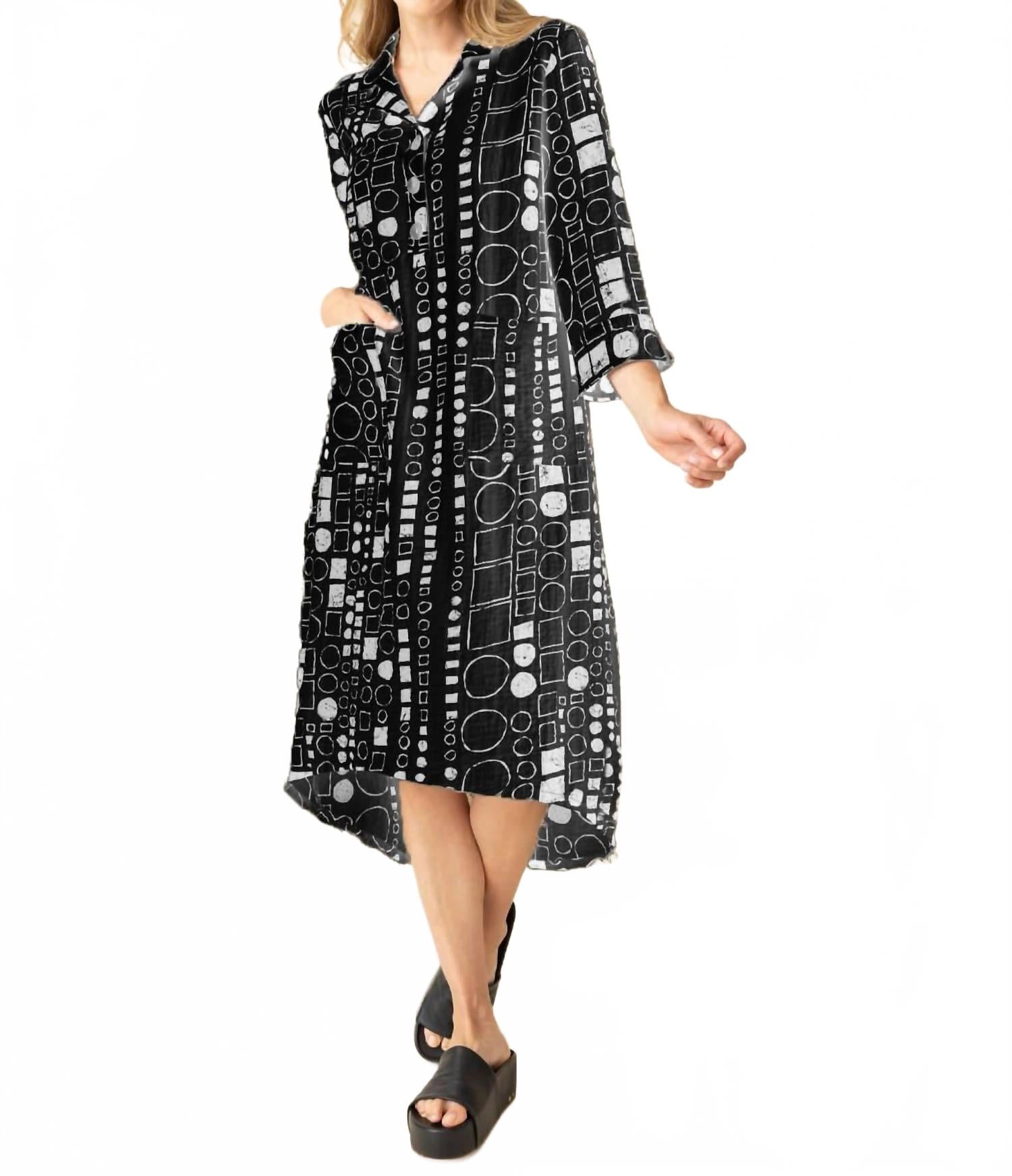 Платье Express Travel Circle Artist в черном цвете Habitat
Платье Express Travel Circle Artist в черном цвете Habitat