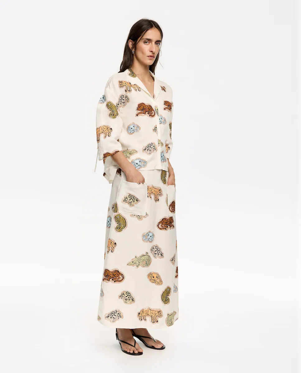 Женская свободная льняная рубашка Jungle Community Bimba y Lola, коричневый
Женская свободная льняная рубашка Jungle Community Bimba y Lola, коричневый