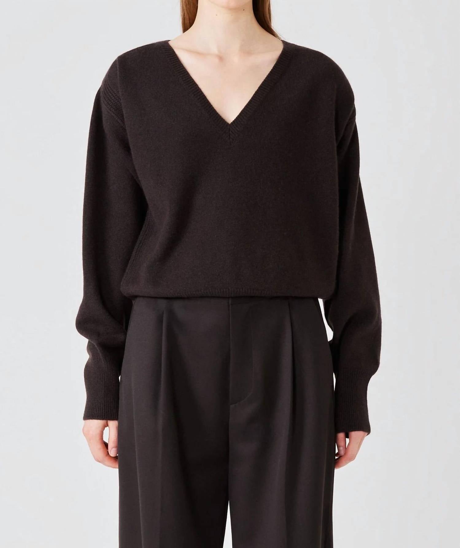 Sa Su Phi Легкий свитер с V-образным вырезом Lavinia, коричневый
Sa Su Phi Легкий свитер с V-образным вырезом Lavinia, коричневый