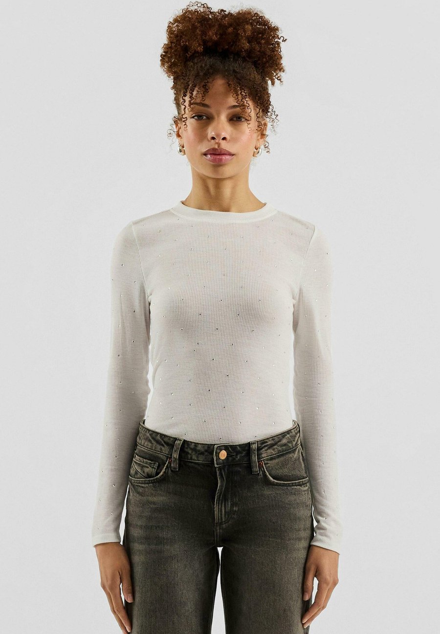 Джемпер QS Jumper, Creme/Off-White
Джемпер QS Jumper, Creme/Off-White