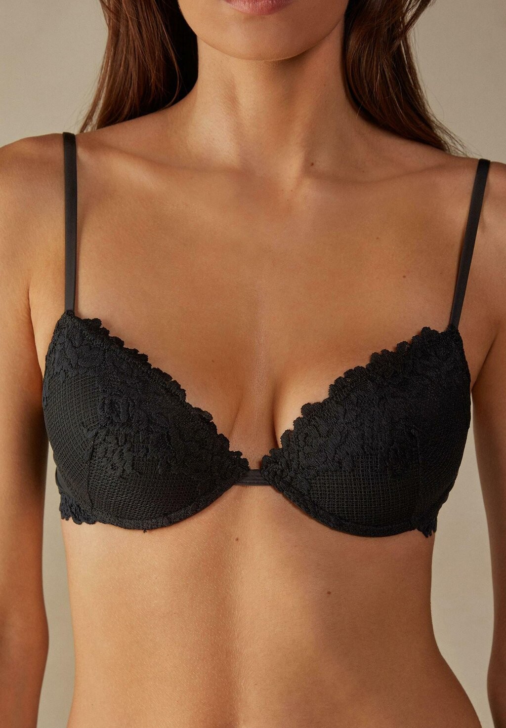 Бюстгальтер пуш-ап PRETTY FLOWER Intimissimi, черный
Бюстгальтер пуш-ап PRETTY FLOWER Intimissimi, черный