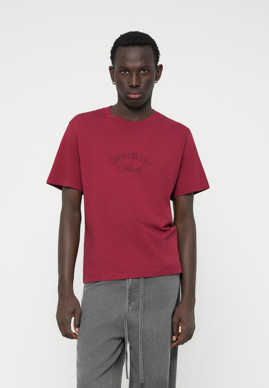 Футболка Jack & Jones BLEECKER BRANDING TEE, Tibetan Red/Red, Красный, Футболка Jack & Jones BLEECKER BRANDING TEE, Tibetan Red/Red
Футболка Jack & Jones BLEECKER BRANDING TEE, Tibetan Red/Red, Красный, Футболка Jack & Jones BLEECKER BRANDING TEE, Tibetan Red/Red