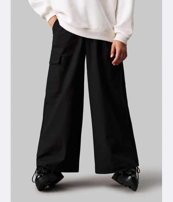 Брюки-Карго Relaxed fit Calvin Klein Jeans, черный
Брюки-Карго Relaxed fit Calvin Klein Jeans, черный