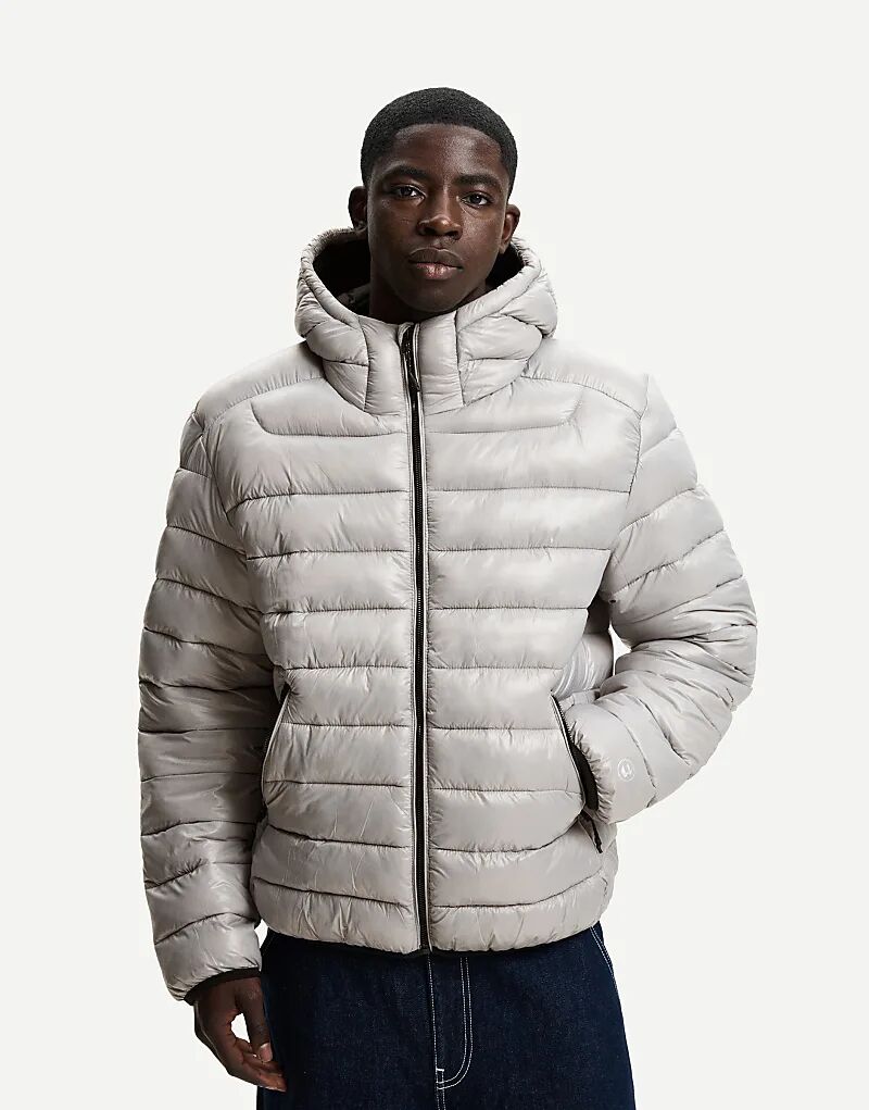 Легкая стеганая куртка Bershka серого цвета
Легкая стеганая куртка Bershka серого цвета