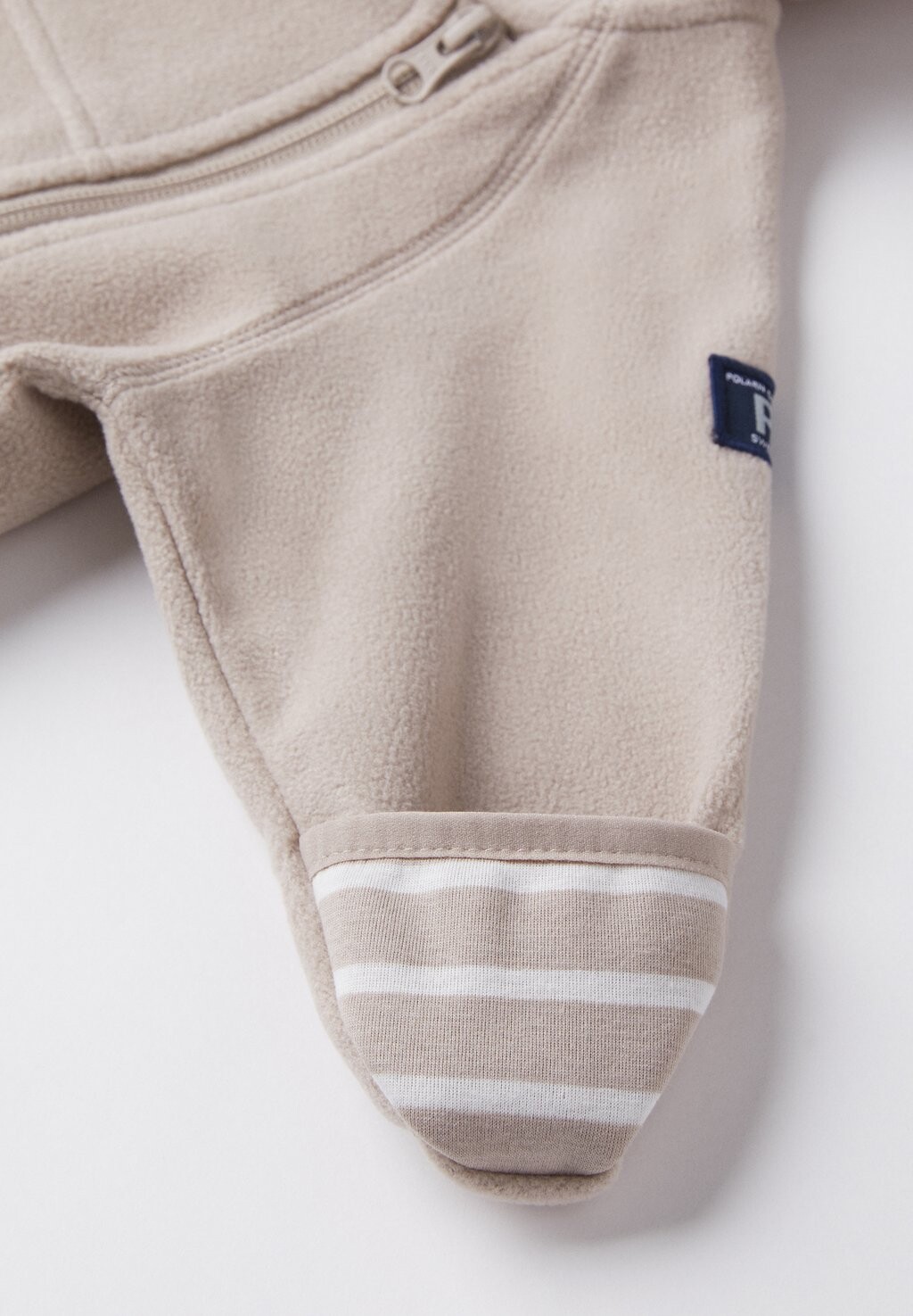 Костюм для сна Polarn O. Pyret, бежевый
Костюм для сна Polarn O. Pyret, бежевый