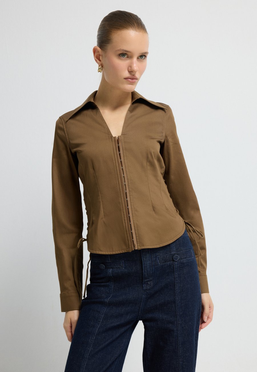 Блуза adL Button-down blouse, Olive
Блуза adL Button-down blouse, Olive