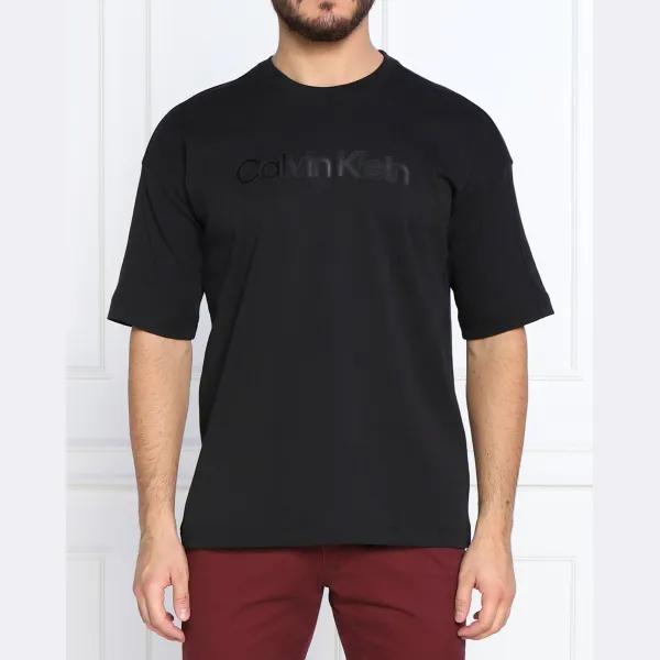 Удобная футболка Calvin Klein, черный
Удобная футболка Calvin Klein, черный