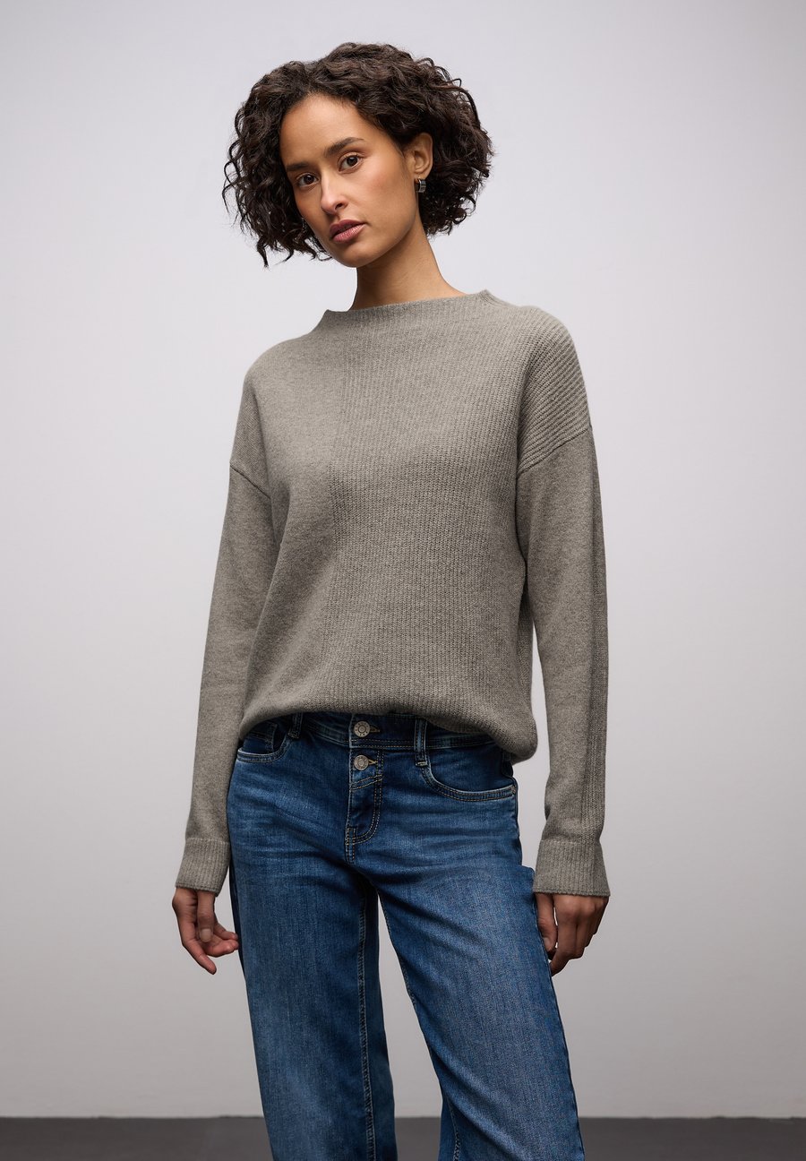 Джемпер Street One STRUKTURMIX PULLOVER, Braun/Mottled Beige
Джемпер Street One STRUKTURMIX PULLOVER, Braun/Mottled Beige