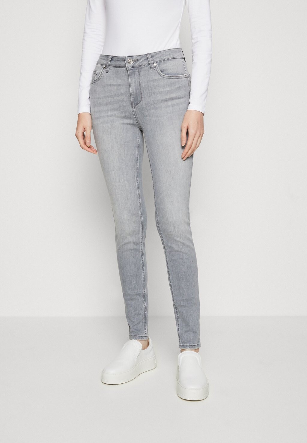 Джинсы Skinny Fit LIU JO
Джинсы Skinny Fit LIU JO