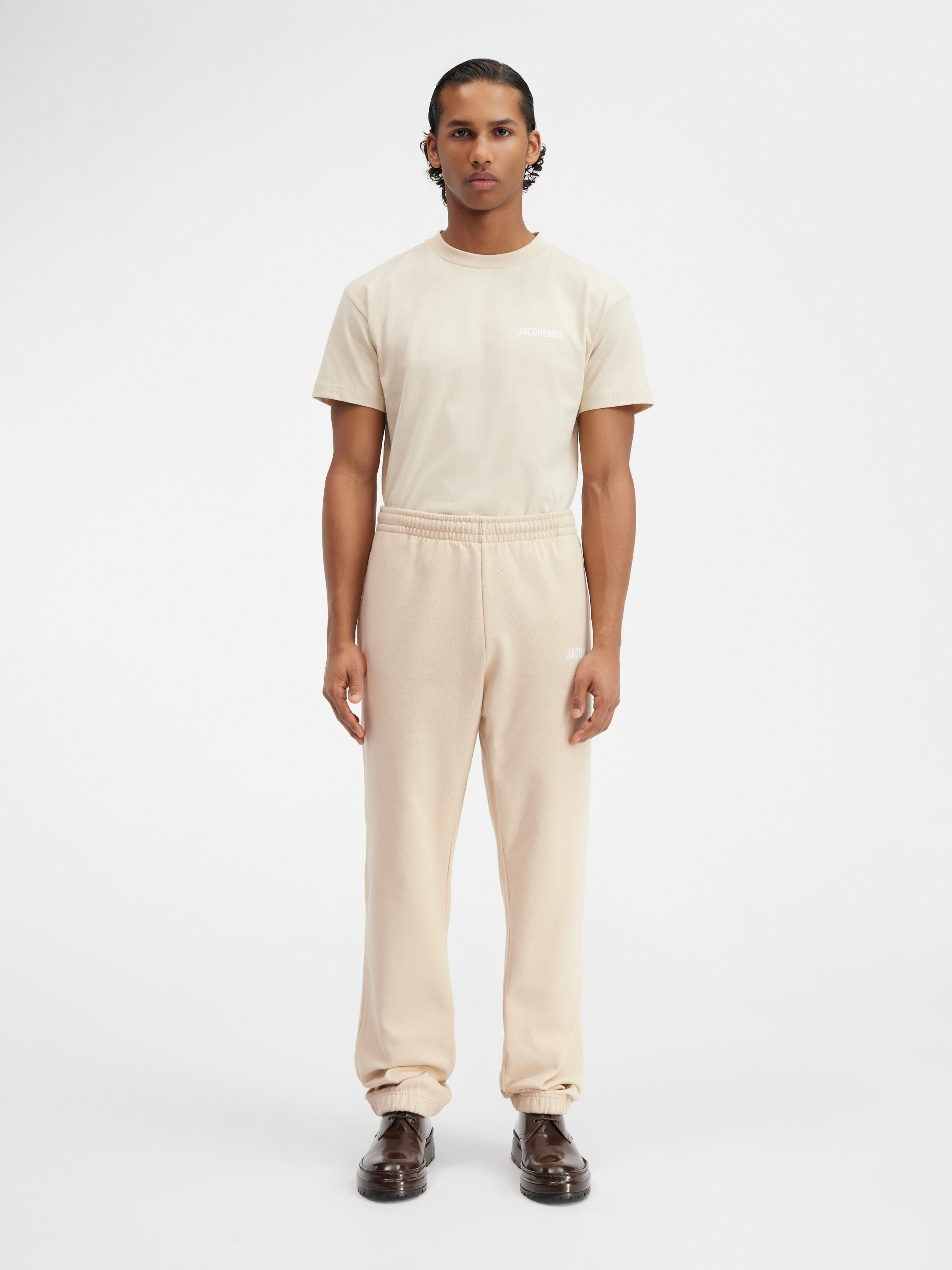 Спортивные брюки с логотипом JACQUEMUS The Jacquemus track pants, светло-бежевый
Спортивные брюки с логотипом JACQUEMUS The Jacquemus track pants, светло-бежевый