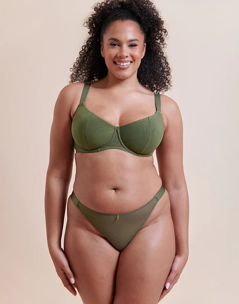 Curvy Kate Cool, многофункциональный балконетный бюстгальтер с глубокими вырезами, цвет папоротниково-зеленый
Curvy Kate Cool, многофункциональный балконетный бюстгальтер с глубокими вырезами, цвет папоротниково-зеленый