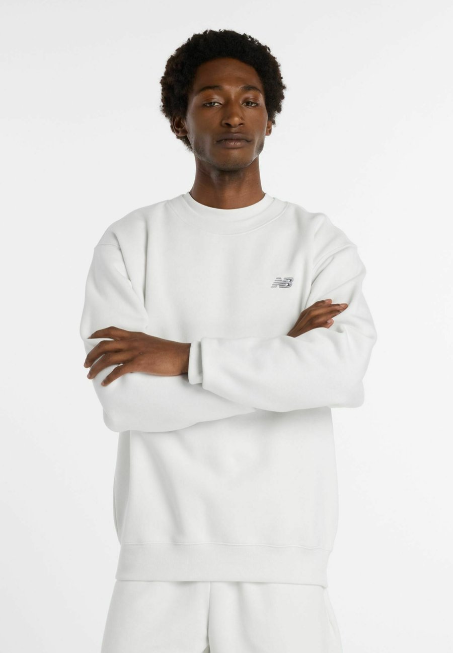 Толстовка New Balance LINEAR GRAPHIC CREW, Reflection/Grey, Серый, Толстовка New Balance LINEAR GRAPHIC CREW, Reflection/Grey
Толстовка New Balance LINEAR GRAPHIC CREW, Reflection/Grey, Серый, Толстовка New Balance LINEAR GRAPHIC CREW, Reflection/Grey