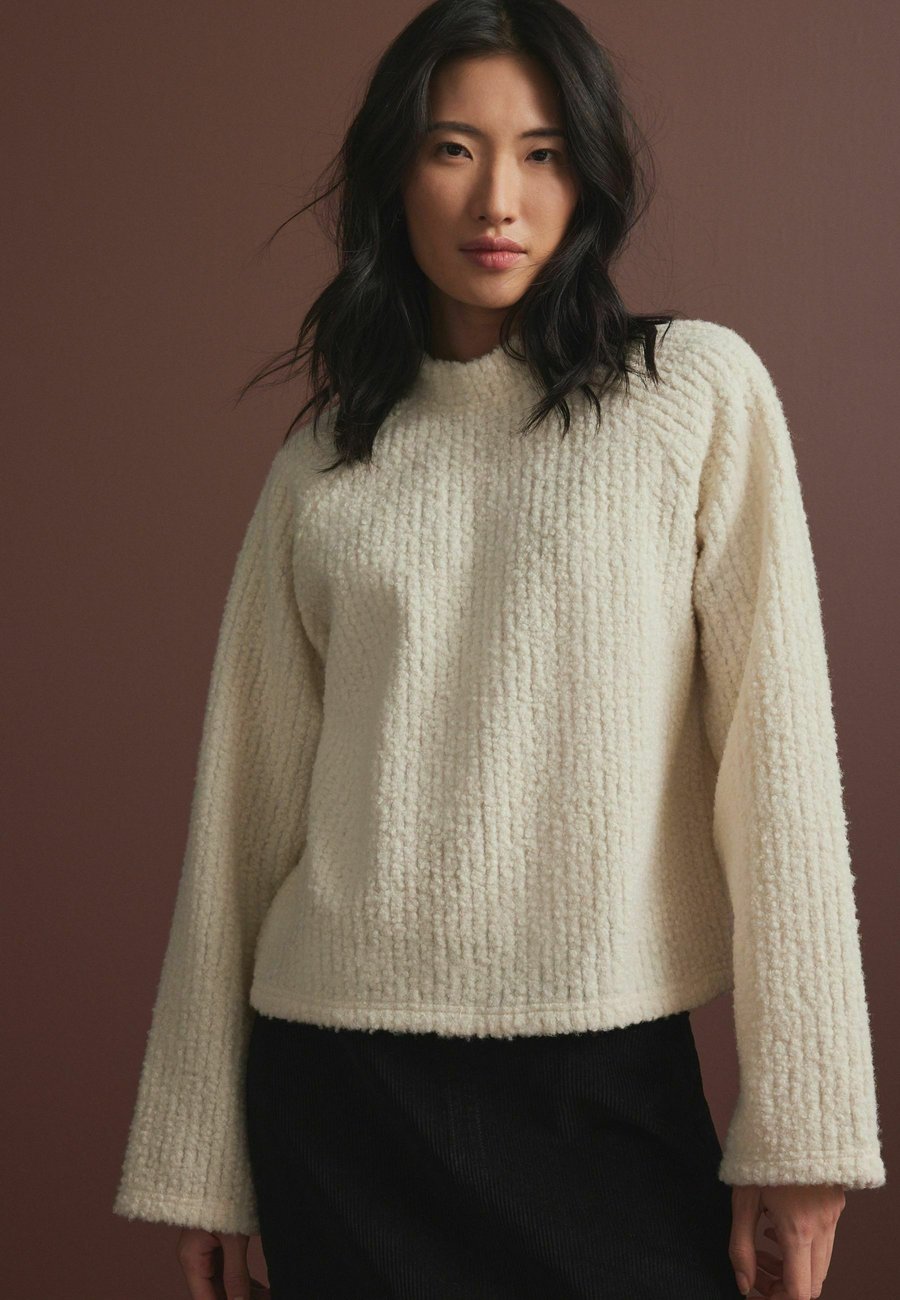 Джемпер Next REGULAR FIT COSY DROPPED SHOULDER CREW NECK , Ecru/Beige
Джемпер Next REGULAR FIT COSY DROPPED SHOULDER CREW NECK , Ecru/Beige