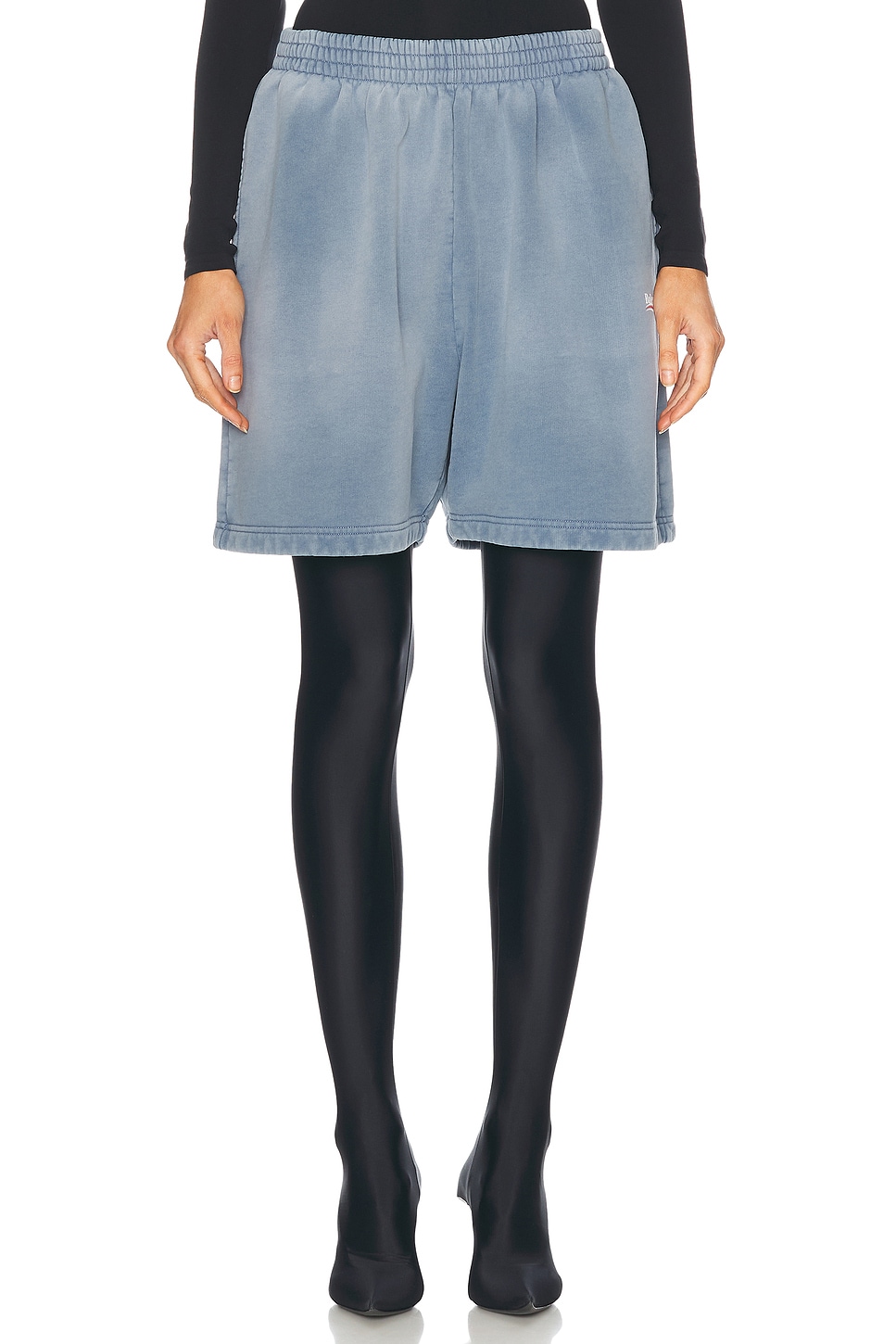 Шорты спортивные Balenciaga, Faded Blue, White, & Red
Шорты спортивные Balenciaga, Faded Blue, White, & Red